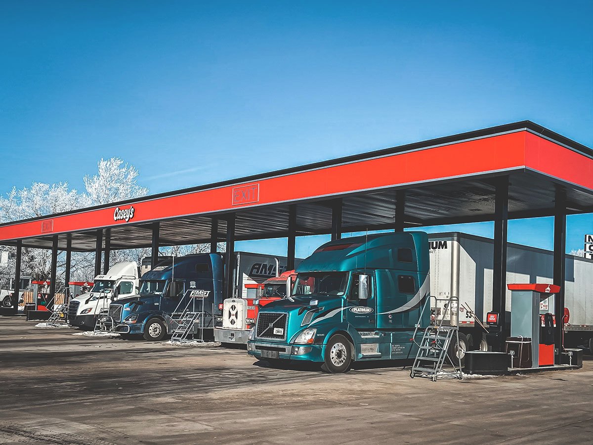 Cómo las tarjetas de combustible (y más) ahorran dinero a los camioneros 