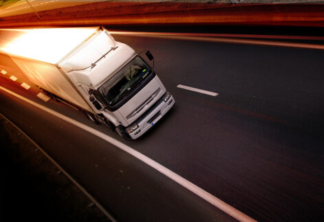 Factoring vs. Merchant Cash Advance: Which Is Safer for Trucking Businesses?